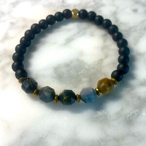 Black onyx & tigers eye bracelet size 7”